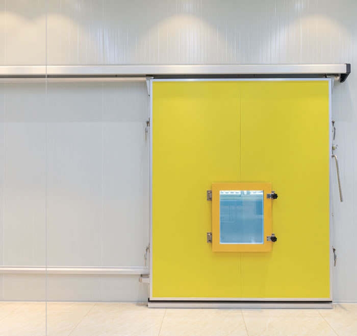Pneumatic cold storage sliding door